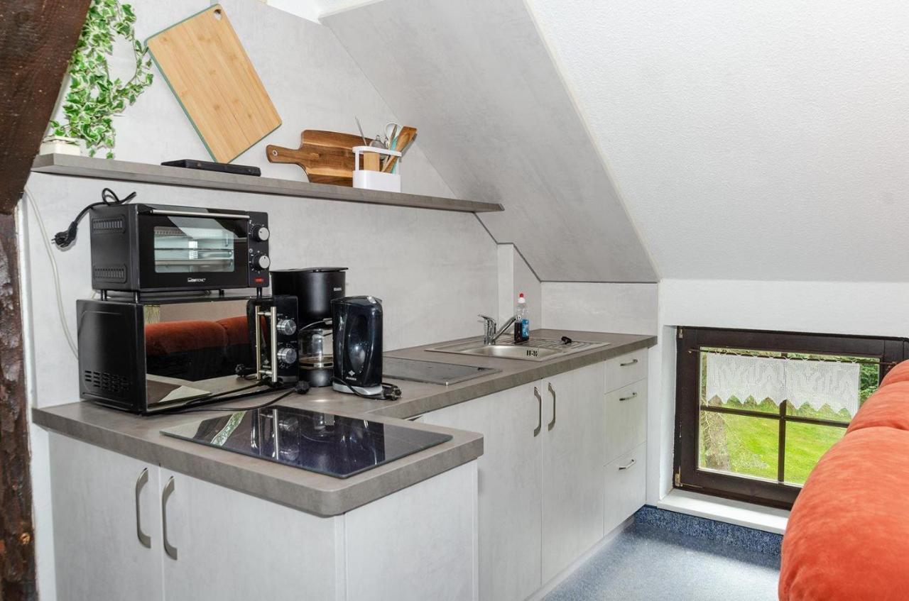 3-Raum-Fewo-Fuer-5-Personen-1-Aufbettung-Auf-Ruegen Apartamento Schaprode Exterior foto
